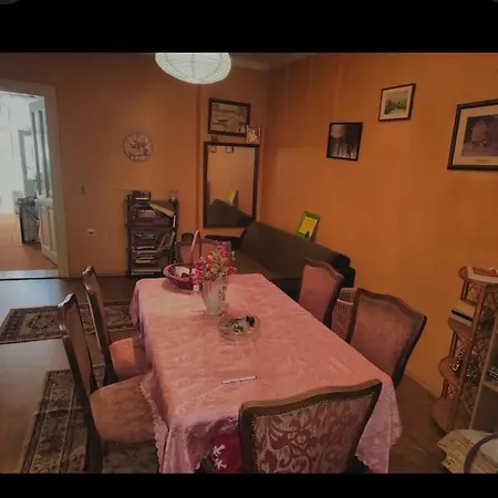 Main Street, Big Flat- Center Apartment *